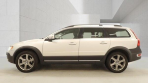 2013 Volvo Xc70 2.4 D5 Se Lux Geartronic AWD Euro 5 5dr in Silver — image 5