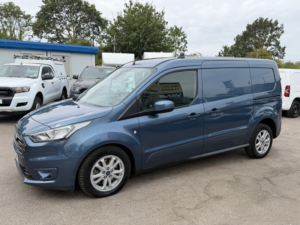 2022 Ford Transit Connect Connect 250 Limited Auto — image 2