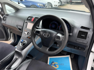 2010 Toyota Auris 1.8 Vvt-H T Spirit CVT Euro 5 (s/s) 5dr in White — image 3