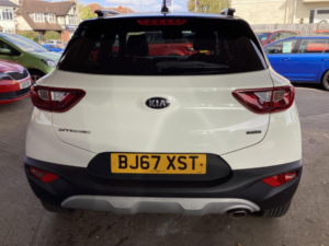 2017 Kia Stonic 1.6 Crdi First Edition Euro 6 (s/s) 5dr in White — image 6