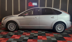 2010 Ford Focus 2.0 Titanium in Silver — image 2