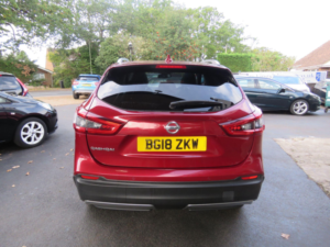 2018 Nissan Qashqai 1.6 Dig-T Tekna Euro 6 (s/s) 5dr in Red — image 4
