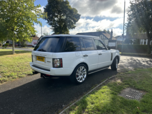 2011 Land Rover Range Rover 5.0 V8 Autobiography in White — image 4
