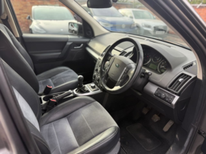 2011 Land Rover Freelander 2 2.2 Td4 Xs SUV 5dr Diesel Manual 4WD Euro 5 (s/s) (150 Ps) in Grey — image 2