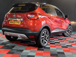 2016 Renault Captur 1.5 Signature Nav Dci 90 in Red — image 2