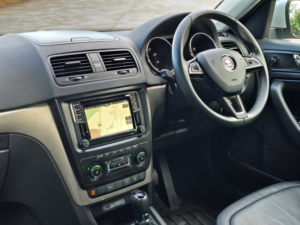 2017 Skoda Yeti 1.2 Tsi Se L Drive Outdoor 5dr Petrol DSG Euro 6 (s/s) (110 Ps) in Beige — image 2