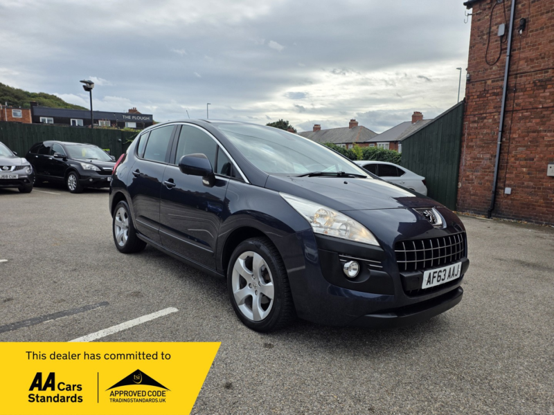 2013 Peugeot 3008 1.6 E-Hdi Active in Blue — image 1