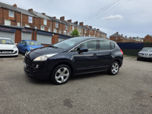 2013 Peugeot 3008 1.6 E-Hdi Active in Blue — image 4