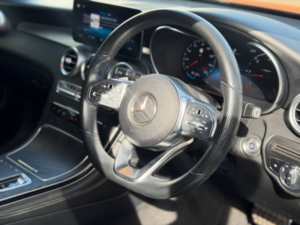 2020 Mercedes-Benz Glc 2.0 Glc220d Amg Line (premium) SUV 5dr Diesel G-Tronic+ 4matic Euro 6 (s/s) (194 Ps) in Black — image 2