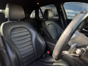 2020 Mercedes-Benz Glc 2.0 Glc220d Amg Line (premium) SUV 5dr Diesel G-Tronic+ 4matic Euro 6 (s/s) (194 Ps) in Black — image 5