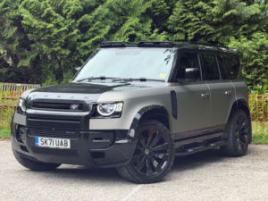 2021 Land Rover Defender 3.0 Defender X-Dynamic S D Mhev Auto 4WD 5dr in Silver — image 2