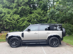 2021 Land Rover Defender 3.0 Defender X-Dynamic S D Mhev Auto 4WD 5dr in Silver — image 5