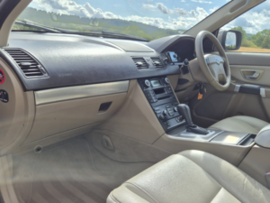 2009 Volvo Xc90 2.5t AWD in Grey — image 3