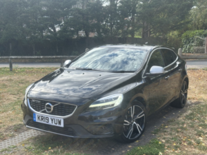 2019 Volvo V40 1.5 T3 R-Design Edition Pro Auto in Black — image 2