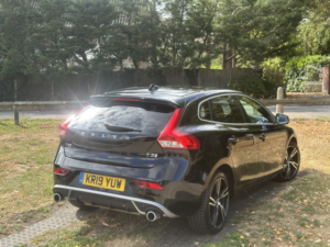 2019 Volvo V40 1.5 T3 R-Design Edition Pro Auto in Black — image 4