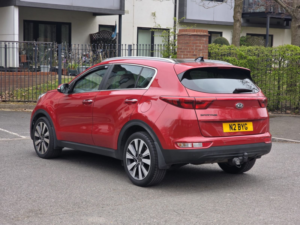 2017 Kia Sportage 1.7 Crdi 3 SUV 5dr Diesel Dct Euro 6 (s/s) (139 Bhp) in Red — image 4