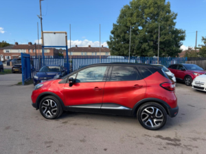 2015 Renault Captur 1.5 Dci Energy Signature Nav Euro 6 (s/s) 5dr in Red — image 4