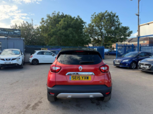 2015 Renault Captur 1.5 Dci Energy Signature Nav Euro 6 (s/s) 5dr in Red — image 5