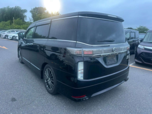 2015 Nissan Elgrand 3.5 V6 Highway Star Urban Chrome 5dr 7 Seats in Black — image 6