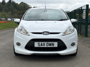 2011 Ford Fiesta 1.4 Titanium in White — image 2