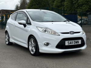 2011 Ford Fiesta 1.4 Titanium in White — image 3