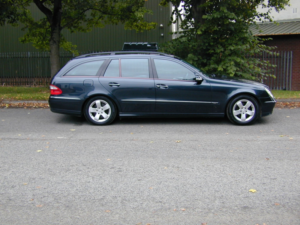 2003 Mercedes-Benz E Class Ref 8673 - Mercedes W211 E Class E320 Estate Ex Japan in Blue — image 2