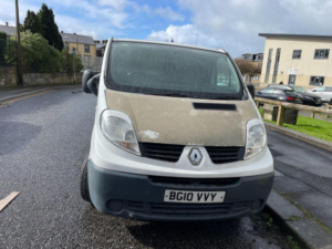 2010 Renault Trafic 2.0 Td Dci Sl27 Qs6 L1 H1 4dr in White — image 3