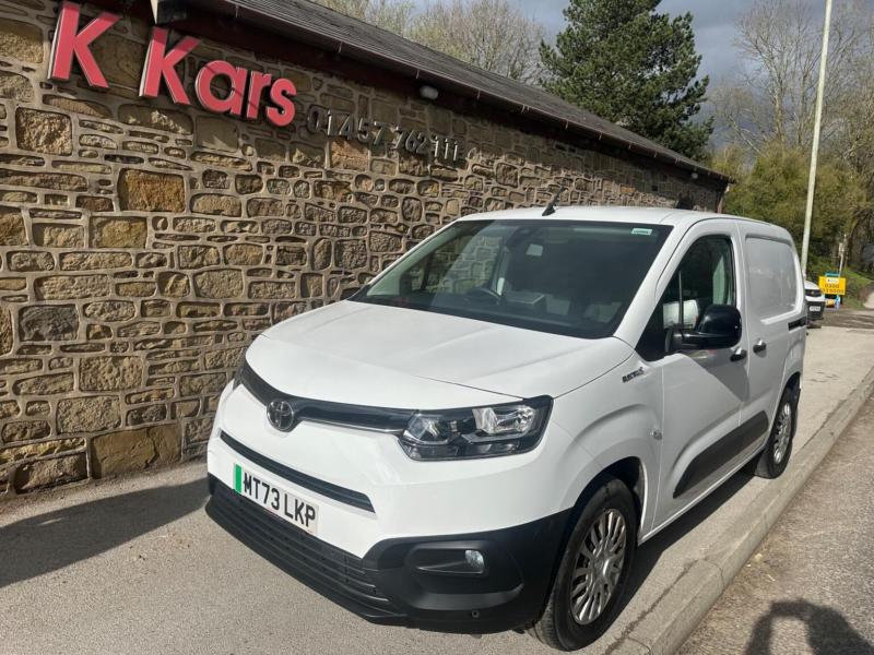 2023 Toyota Proace City 50kwh Icon Short Panel Van Auto Swb 5dr (7kw Obc) in White — image 1
