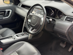 2017 Land Rover Discovery Sport 2.0 Td4 Hse Luxury Auto 4WD Euro 6 (s/s) 5dr in White — image 2