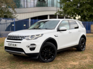 2017 Land Rover Discovery Sport 2.0 Td4 Hse Luxury Auto 4WD Euro 6 (s/s) 5dr in White — image 4