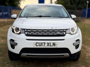 2017 Land Rover Discovery Sport 2.0 Td4 Hse Luxury Auto 4WD Euro 6 (s/s) 5dr in White — image 5