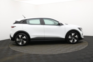 2023 Renault Megane E-Tech 60kwh Equilibre Hatchback 5dr Electric Auto (optimum Charge) (220 Ps) in White — image 2