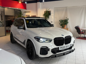 2019 BMW X5 3.0 X5 Xdrive30d M Sport in White — image 2