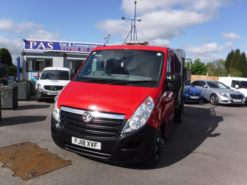 2018 Vauxhall Movano 2.3 Cdti 3500 Biturbo in Red — image 1