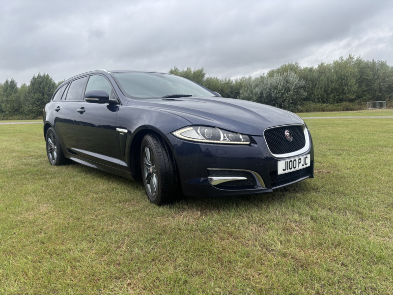 2015 Jaguar Xf R Sport Sportbrake in Blue — image 1