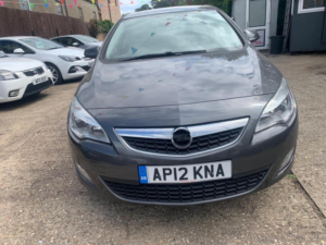 2012 Vauxhall Astra 1.4 16v Active Euro 5 5dr in Grey — image 2