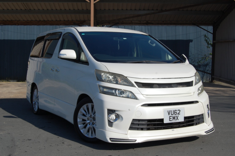 2012 Toyota Vellfire 2.4 Z Platinum Selection 2 in White — image 1
