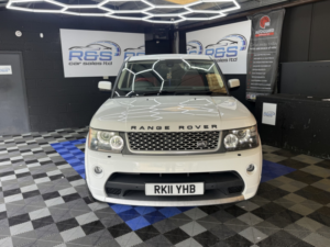 2011 Land Rover Range Rover Sport 3.0 Td V6 Autobiography Sport in White — image 4