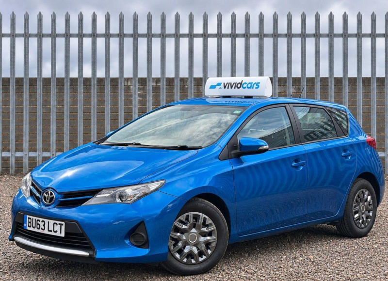 2013 Toyota Auris 1.4 D-4d Active Euro 5 (s/s) 5dr in Blue — image 1