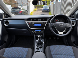 2013 Toyota Auris 1.4 D-4d Active Euro 5 (s/s) 5dr in Blue — image 3