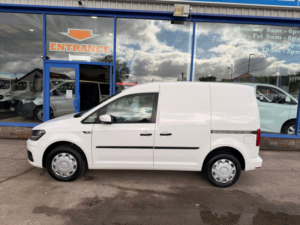 2020 Volkswagen Caddy 2.0 Tdi C20 Startline Panel Van 5dr Diesel Manual Swb Euro 6 102 Ps in White — image 4