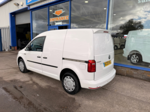 2020 Volkswagen Caddy 2.0 Tdi C20 Startline Panel Van 5dr Diesel Manual Swb Euro 6 102 Ps in White — image 5