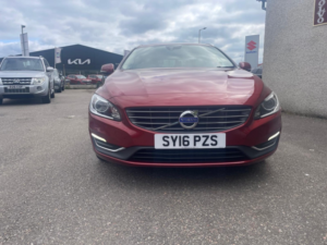 2016 Volvo V60 2.0 Se Lux D3 in Red — image 2