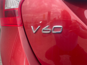 2016 Volvo V60 2.0 Se Lux D3 in Red — image 6