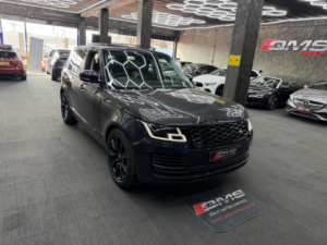 2019 Land Rover Range Rover 3.0 Sd V6 Autobiography in Grey — image 2