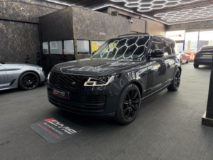 2019 Land Rover Range Rover 3.0 Sd V6 Autobiography in Grey — image 5