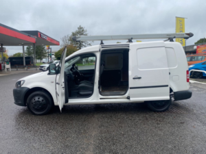 2015 Volkswagen Caddy Maxi 1.6 Tdi Bluemotion Tech C20 Maxi Startline Panel Van 5dr Diesel Manual Fwd (136 G/km, 101 Bhp) in White — image 3