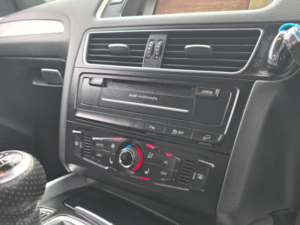 2012 Audi Q5 2.0 Tdi S Line Plus SUV 5dr Diesel Manual Quattro Euro 5 (s/s) (170 Ps) in Black — image 6