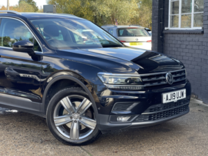 2019 Volkswagen Tiguan 2.0 Tdi Sel in Black — image 3