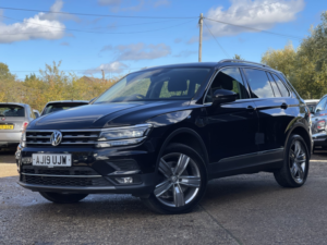 2019 Volkswagen Tiguan 2.0 Tdi Sel in Black — image 5